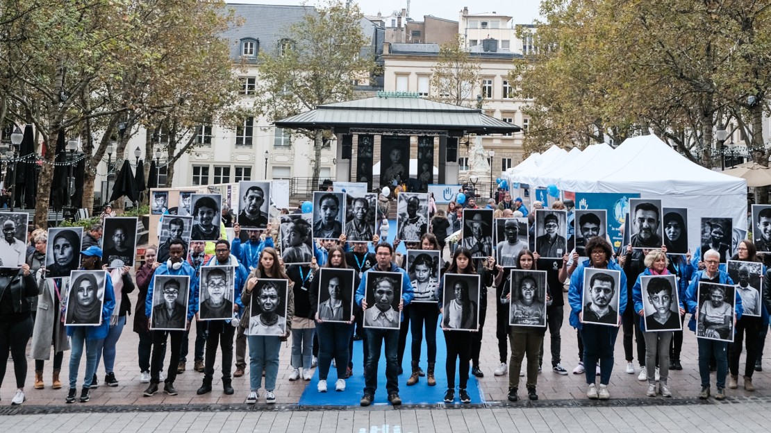Hommage aux victimes des bombes lors de la Pyramide HI 2019 à Luxembourg