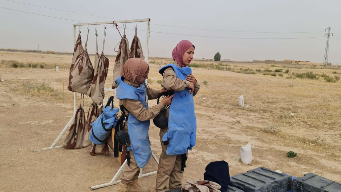 Mawj et Istabraq, premières femmes démineuses d’Irak