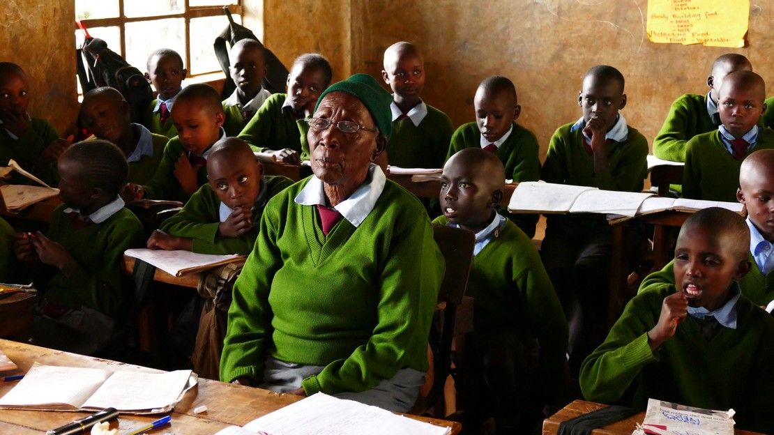Gogo, 94 ans, élève de Cycle 4 au Kenya