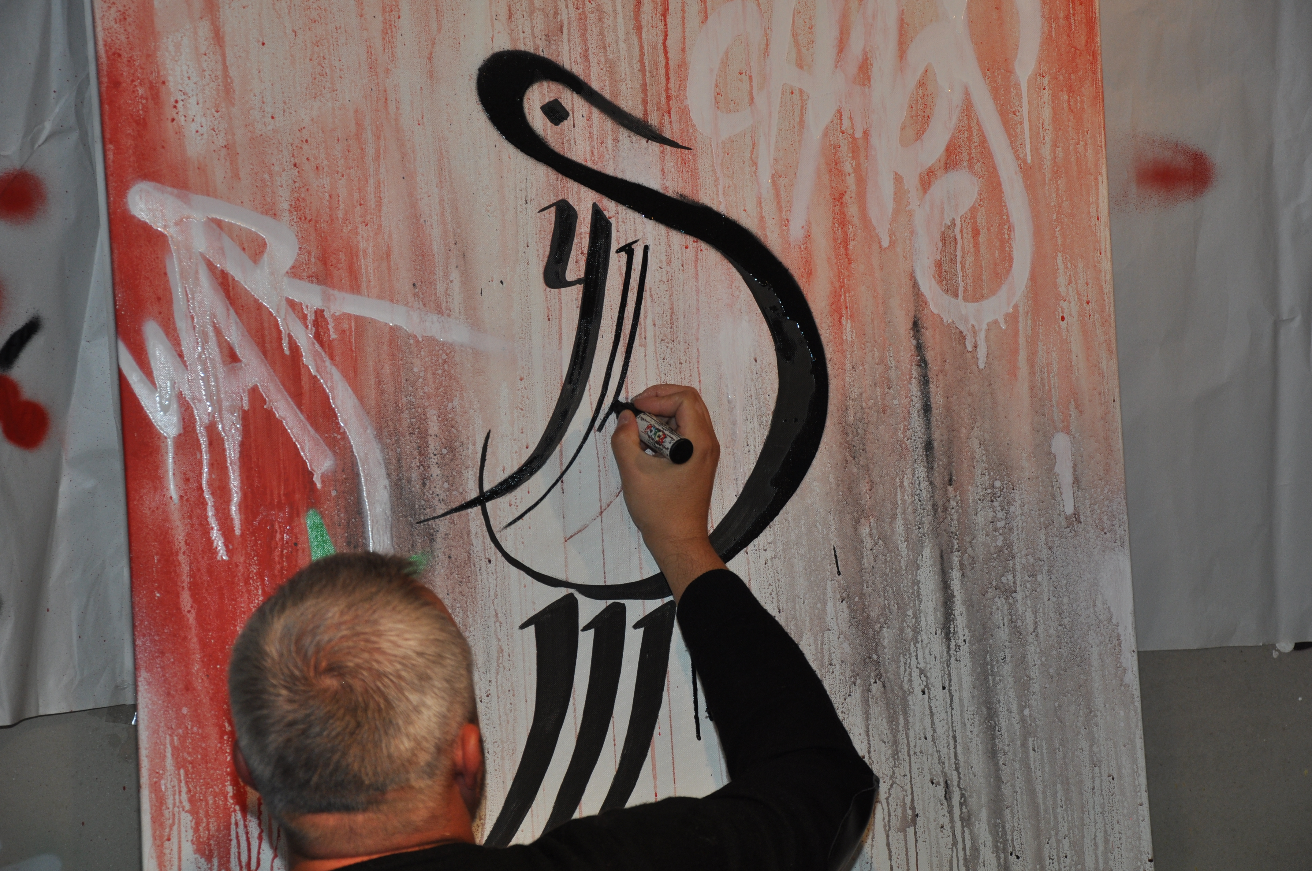 Afterwork HI novembre 2015 – Joëlle Gustin (à d.), chargée de programmes pour Handicap International présentait les défis de l’aide humanitaire dans les camps de réfugiés. L’artiste invité était le sculpteur Manolis Manarakis (à g.) Afterwork HI novembre 2015 – Joëlle Gustin (à d.), chargée de programmes pour Handicap International présentait les défis de l’aide humanitaire dans les camps de réfugiés. L’artiste invité était le sculpteur Manolis Manarakis (à g.)