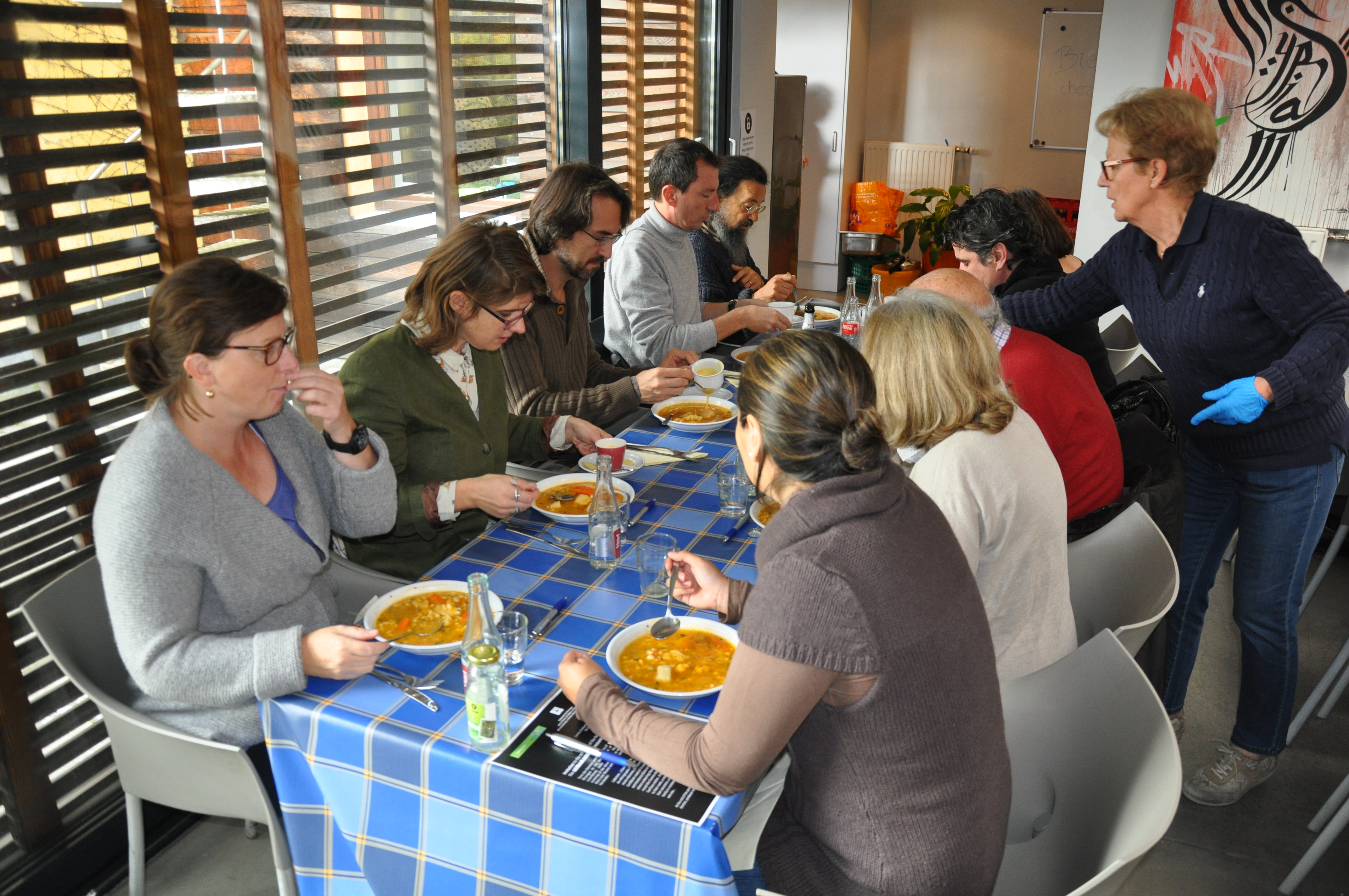 Septembre 2015 - Cuisine du Monde Palestine - Martin Lagneau, directeur de Handicap International Luxembourg, présente la problématique des bombardements massifs de civils en zones peuplées, pratique de guerre dénoncée par Handicap International et contre laquelle l’association appelle à la mobilisation citoyenne. Septembre 2015 - Cuisine du Monde Palestine - Martin Lagneau, directeur de Handicap International Luxembourg, présente la problématique des bombardements massifs de civils en zones peuplées, pratique de guerre dénoncée par Handicap International et contre laquelle l’association appelle à la mobilisation citoyenne.