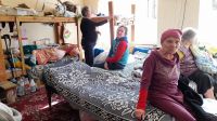 résidents et pour leurs aidants.  Les résidentes d’une maison d’accueil dans la région de Dnipro, Ukraine. Depuis le début du conflit, le nombre de personnes âgées isolées et parfois dépendantes a considérablement augmenté. 