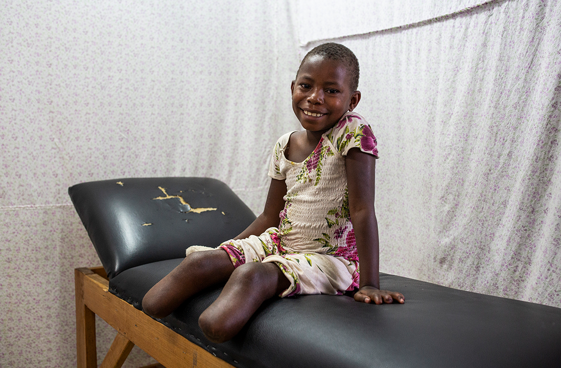Kisubizo sur une table de rééducation Kisubizo sur une table de rééducation