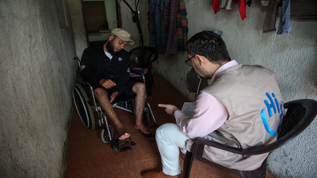 Mazen reçoit la visite de l’équipe HI chez lui 