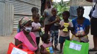 Distribution de kits d’hygiène au Mozambique 