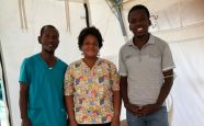 Trois professionnels de la santé mentale et psychosociale de HI en Haïti. (De gauche à droite), Wany Ducasse, Rosemonde Hilaire et Woodson Alix.  