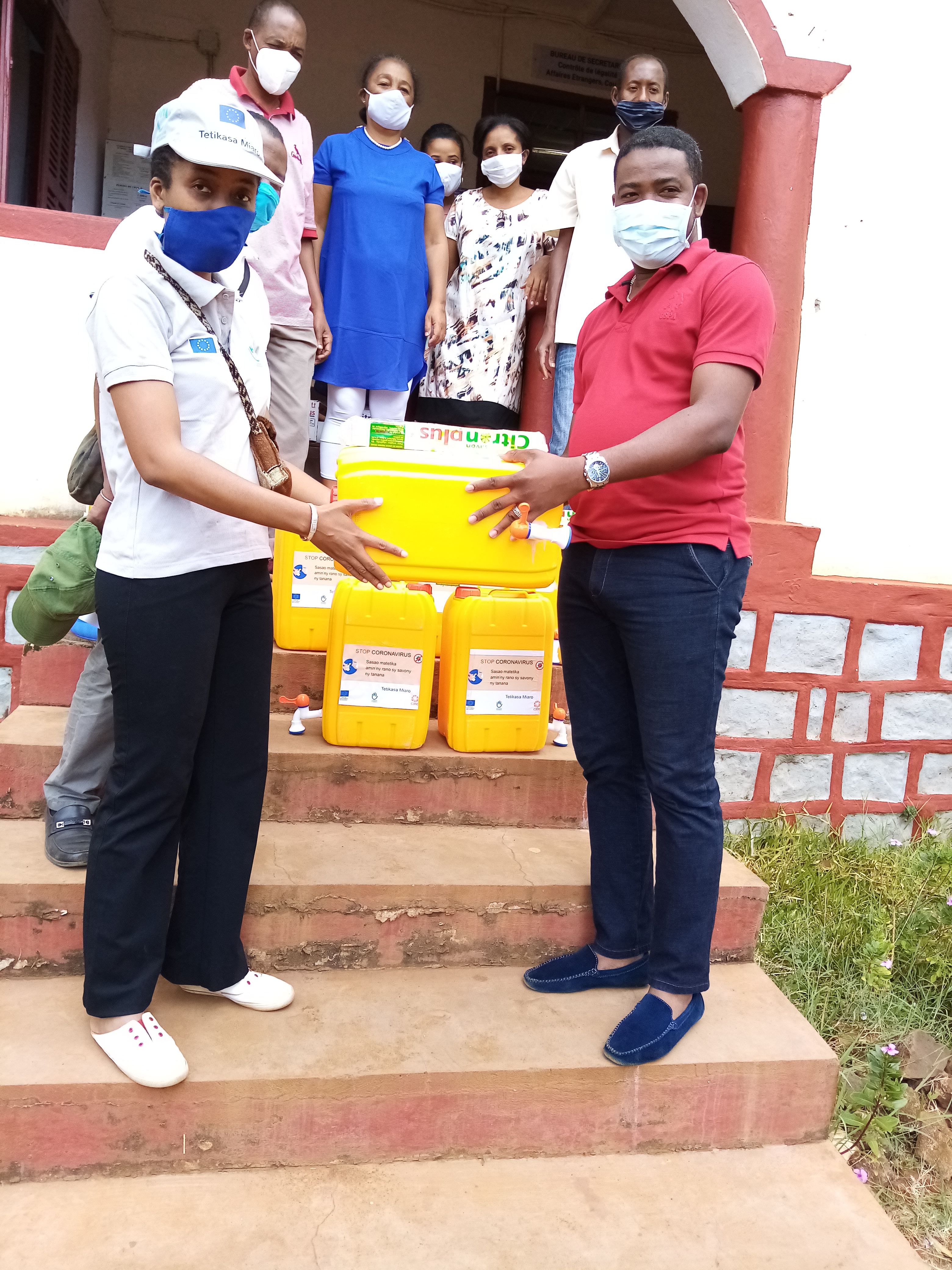Réception des kits d’hygiène dans une école du district de Diego à Madagascar