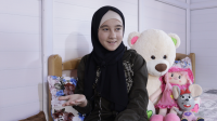 Suzan, 12 ans, a été piégée 13 heures sous les décombres lors du séisme du 6 février 2023. Ici, elle se trouve à l’hôpital d’Aqrabat. 