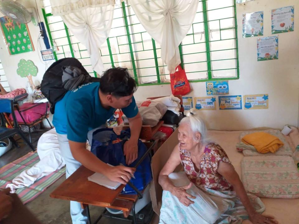 Les équipes de HI rencontrent les victimes du volcan Taal