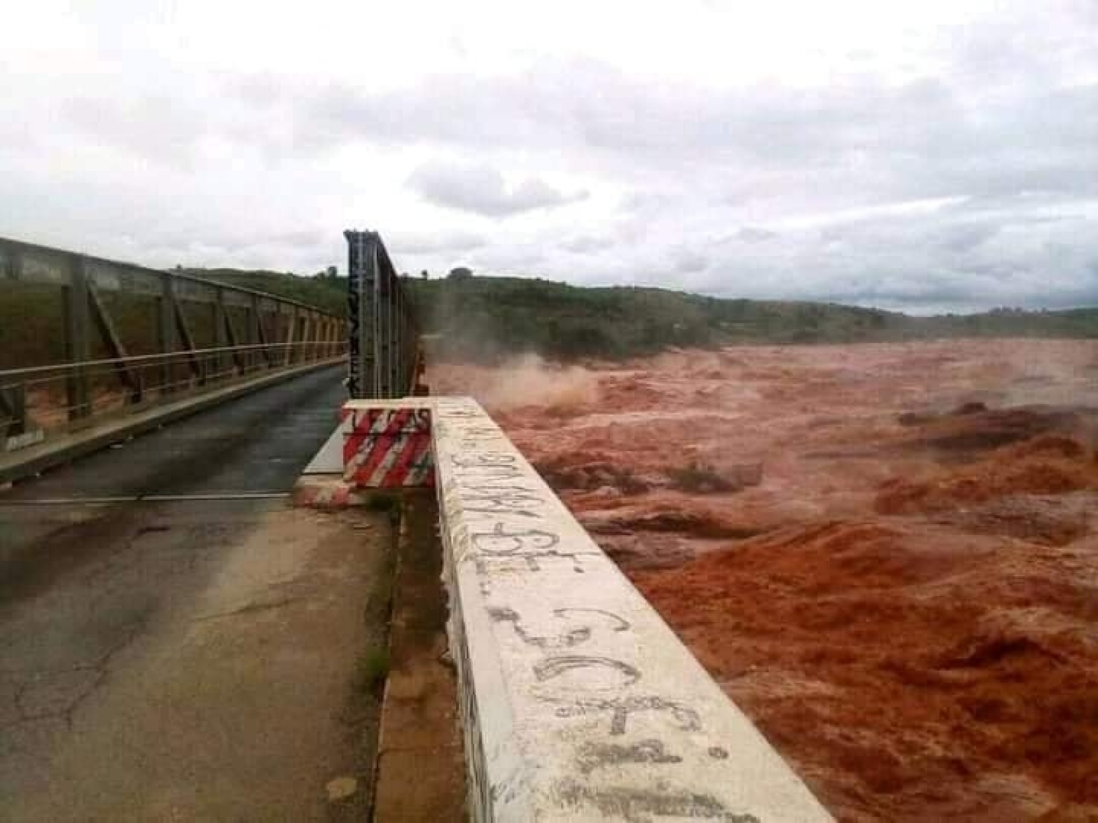 Les inondations suite à la tempête tropicale Ana