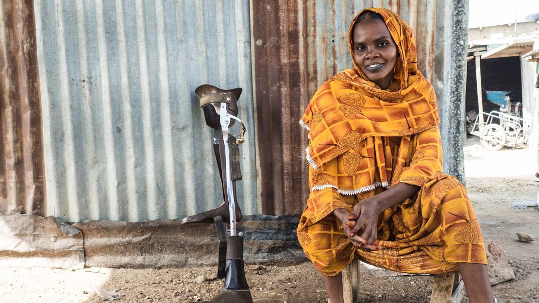 Khadidja, une entrepreneuse tchadienne de 27 ans, soutenue par Handicap International 