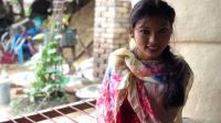 Rabina est née au Népal avec une paralysie cérébrale. Elle est suivie dans le cadre du projet ENGAGE géré par Handicap International, qui lui permet d’être davantage indépendante, d’aller à l’école et de vivre plus dignement.