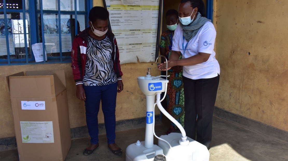 Rwanda : HI adapte ses programmes d’éducation et sensibilise au Covid-19