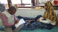 Une femme blessée à la jambe prise en charge par Handicap International à l’hôpital d’Al-Thawra de Sana'a en début d’année 