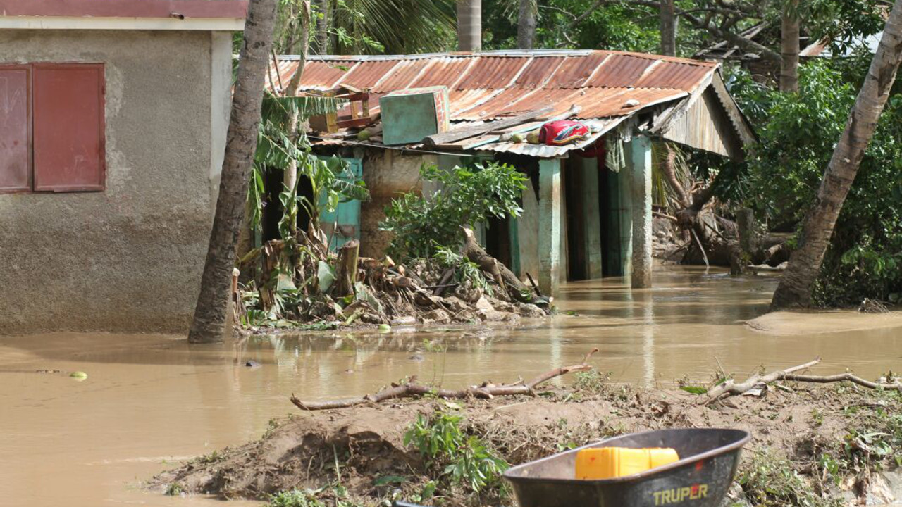 Habitations détruites dans le sud d'Haïti après le passage de l'ouragan Matthew