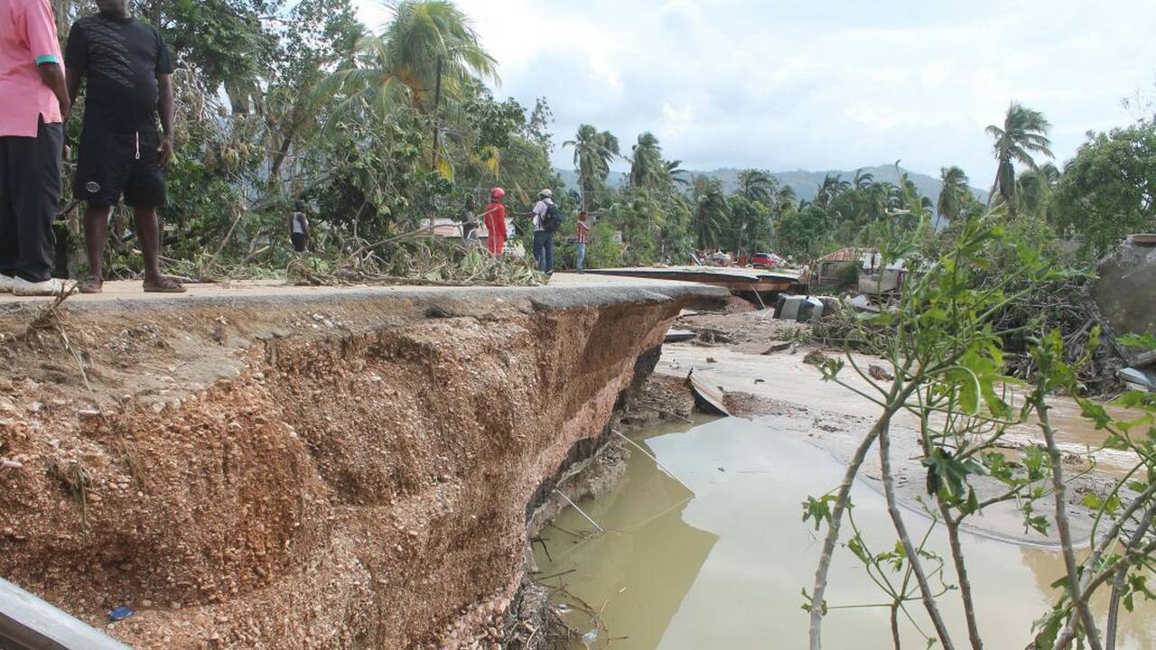 Route détruite dans le sud d’Haïti