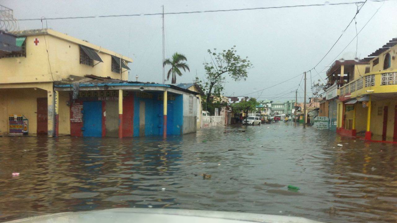 Rue des Cayes inondée par les pluies du 20 octobre.