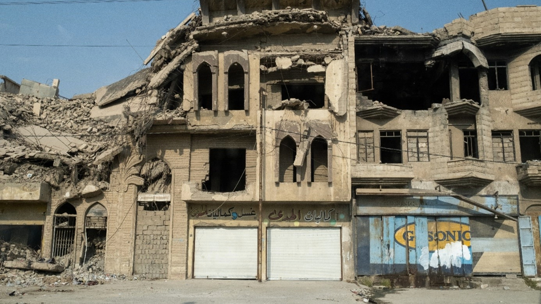 Un bâtiment en ruine à la suite de bombardements